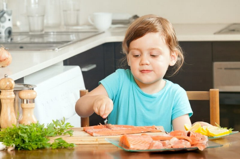 When Should Babies Start Eating Fish? | New Health Advisor
